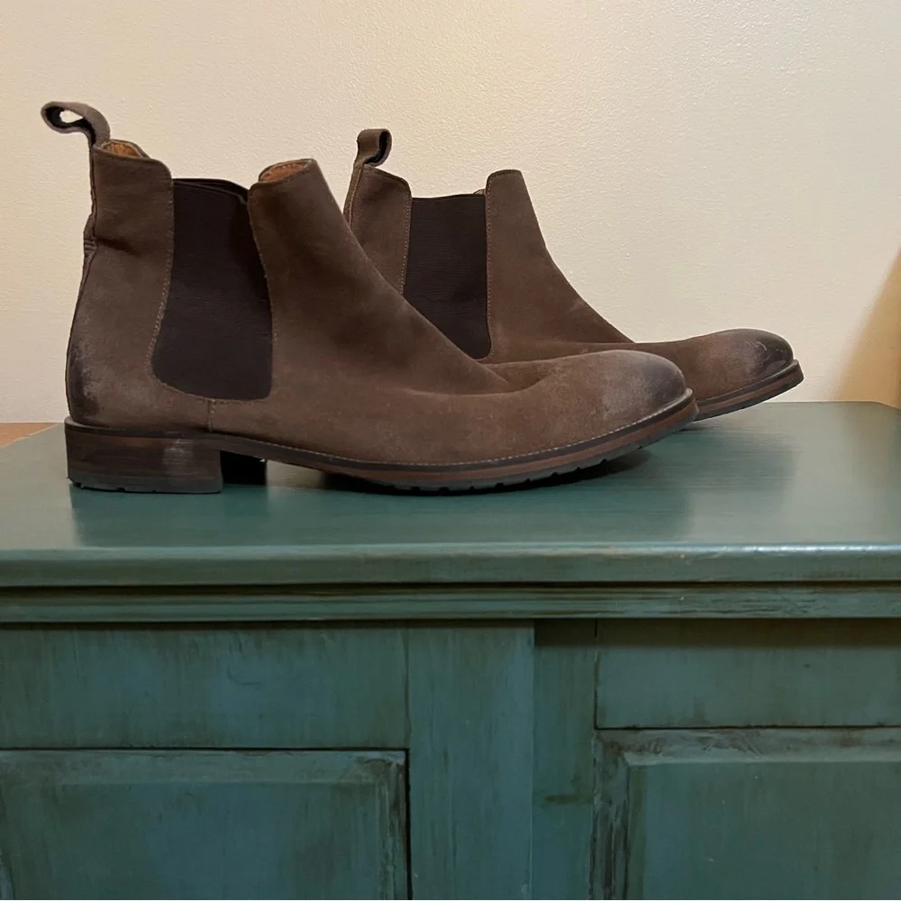 Vintage Foundry Co.‎ Suede Brown Chelsea Boots - Size 12